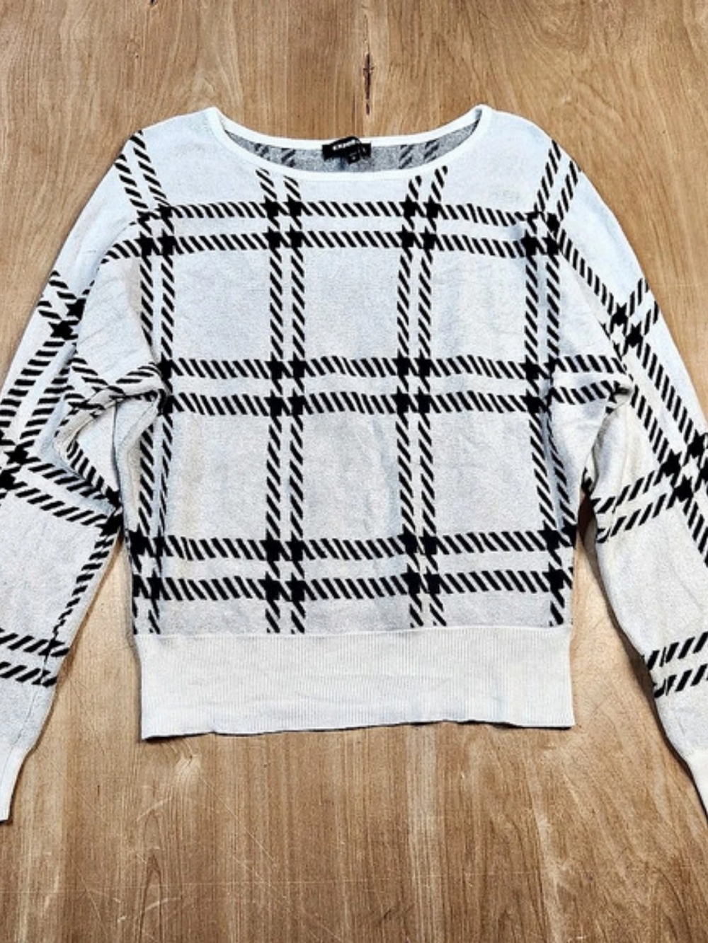 Express Womens Plaid Knit Crewneck Pullover Sweater in White & Black Size Medium